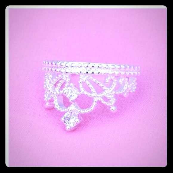 Gorgeous Crown/Tiara Ring Princess | Queen - Picture 5 of 6